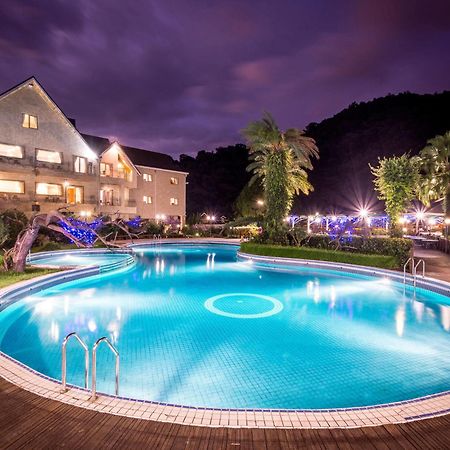 We Resort Sun Moon Lake Экстерьер фото